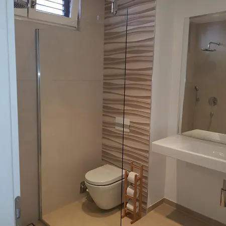 Luxury Two-story Loft Near Old Town - Private Garage & Balcony 스플리트