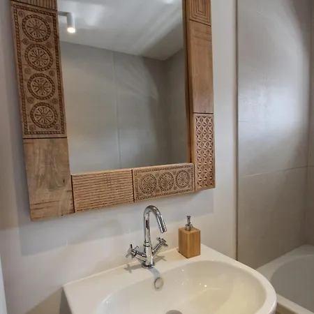 Luxury Two-story Loft Near Old Town - Private Garage & Balcony Apartamento *